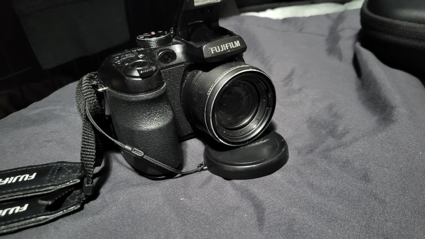 Fujifilm FinePix S1500 Digital Camera - photo 3