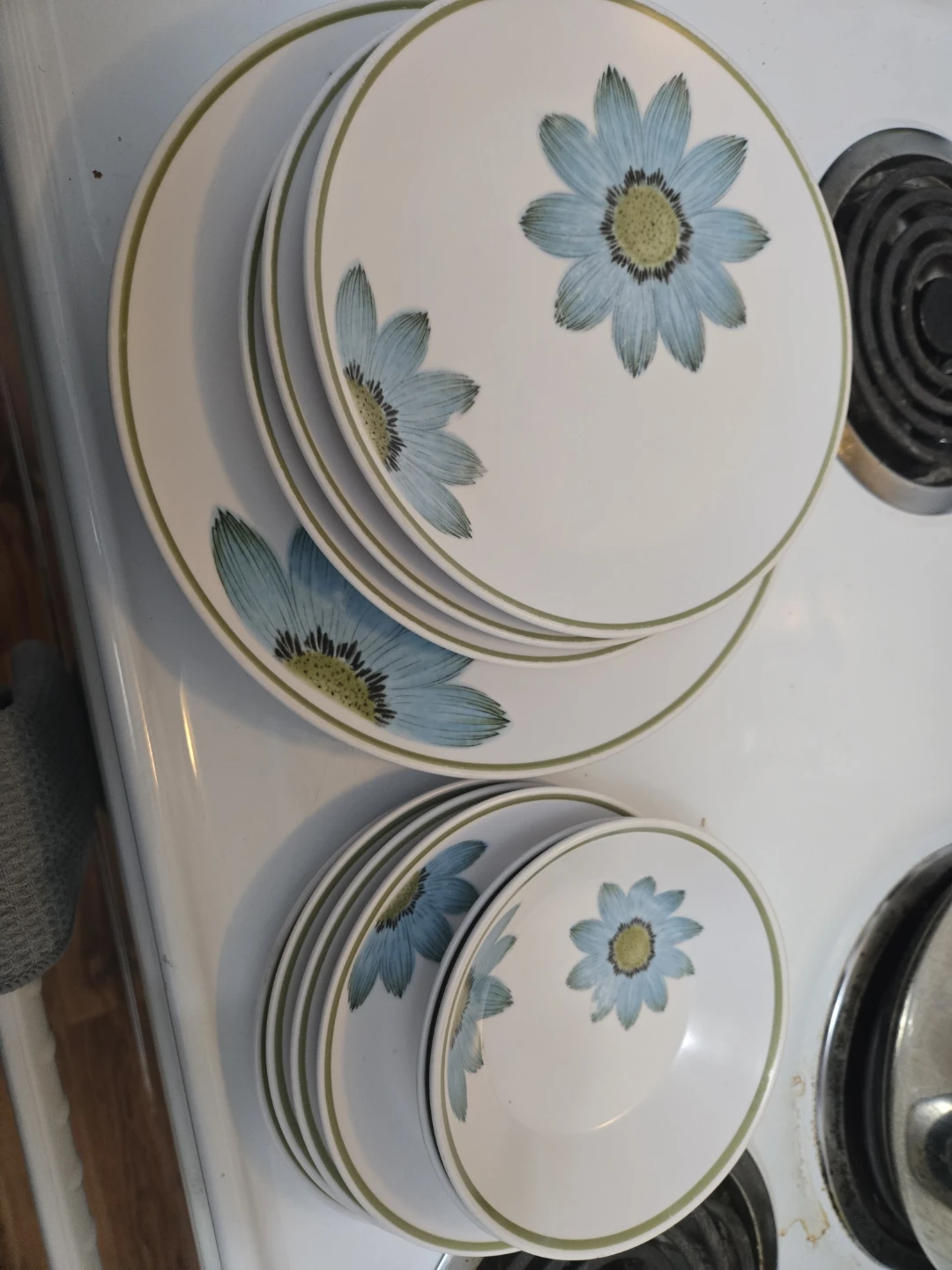 Noritake Progression "Up-Sa Daisy" China Plates - photo 2