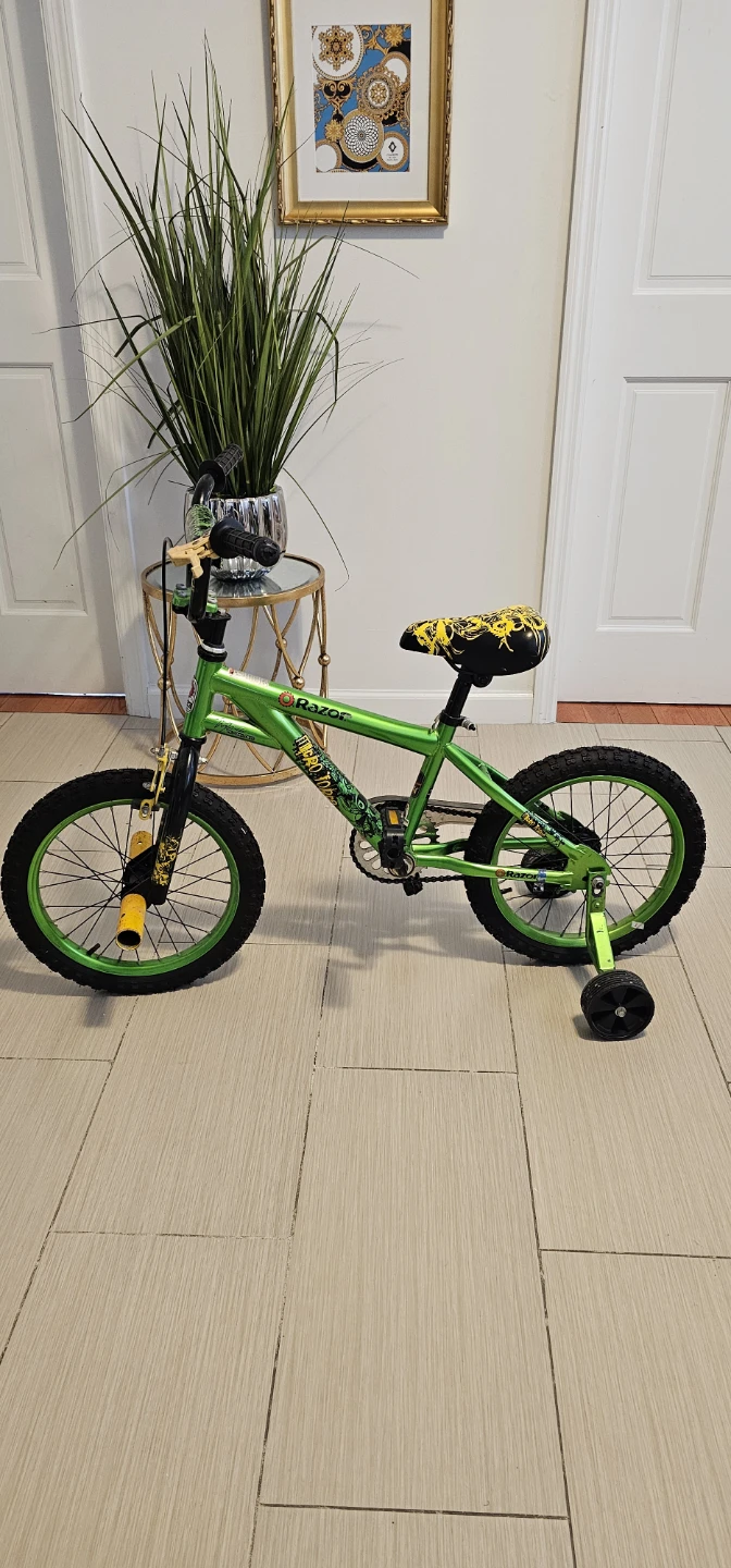 Razor Kids Green BMX Bike with Training Wheels