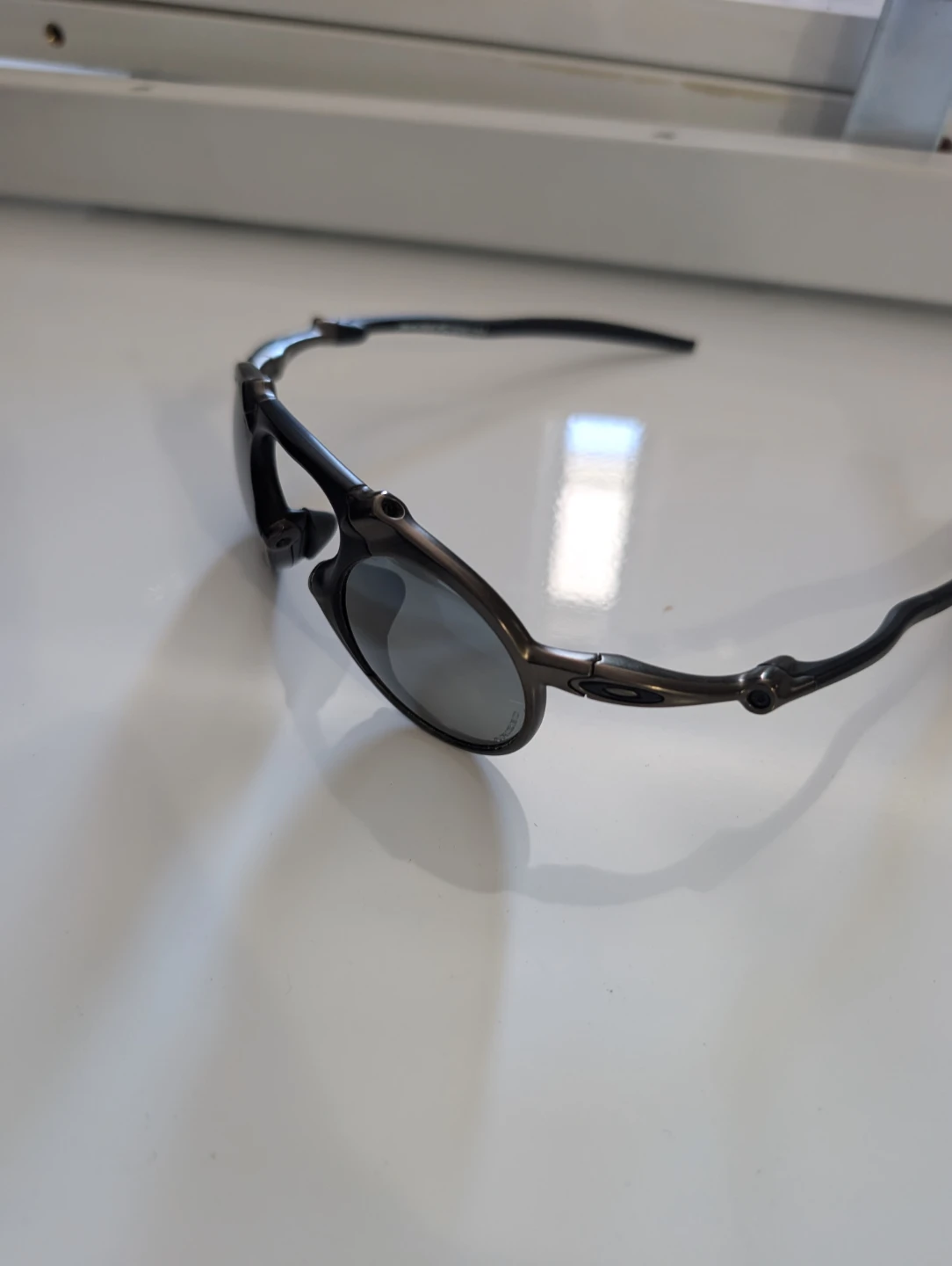 Oakley Sunglasses Case with Black Polarized M2 Frame Sunglasses - photo 3