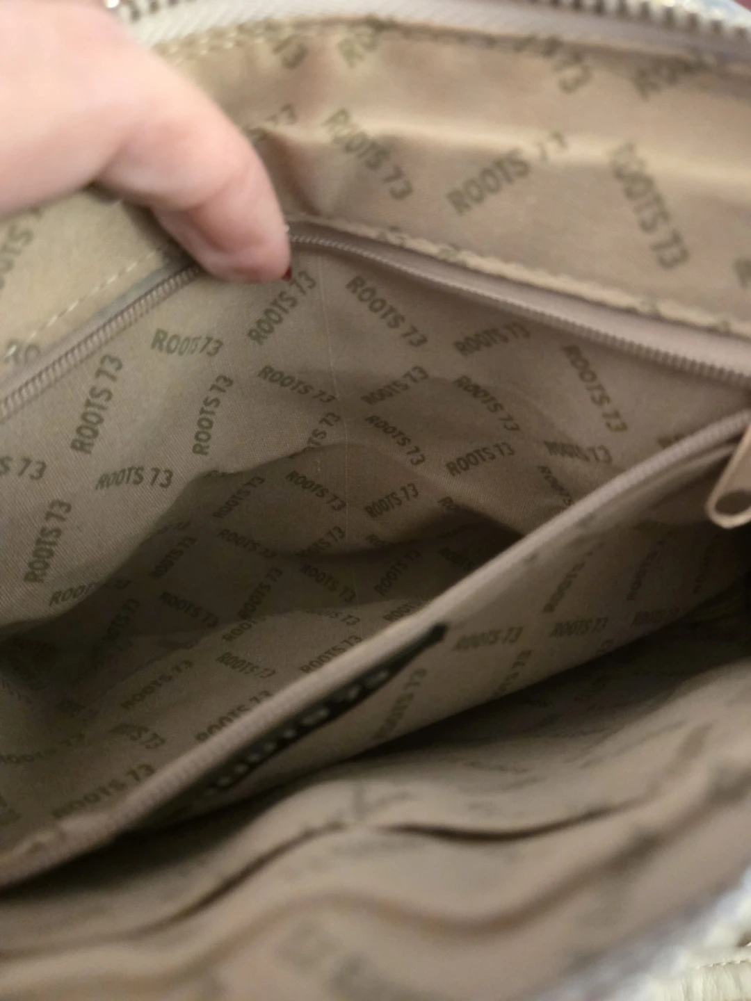 ROOTS 73 Tan Crossbody Bag - photo 4