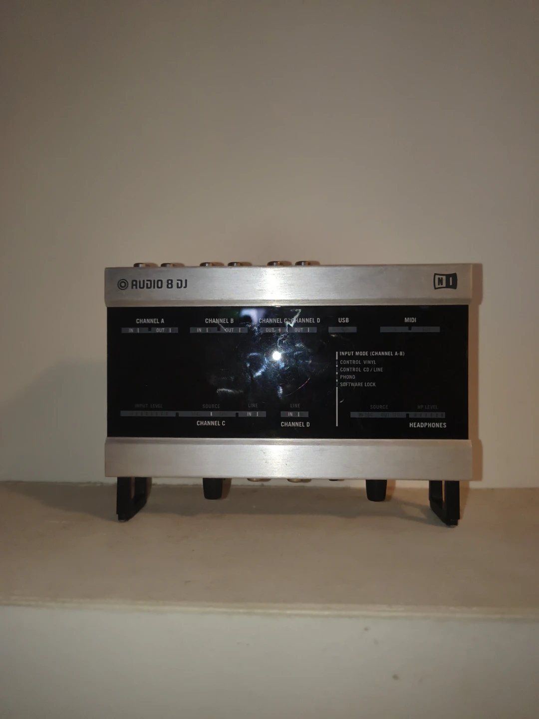 Native Instruments Audio 8 DJ DJ Soundcard - photo 2