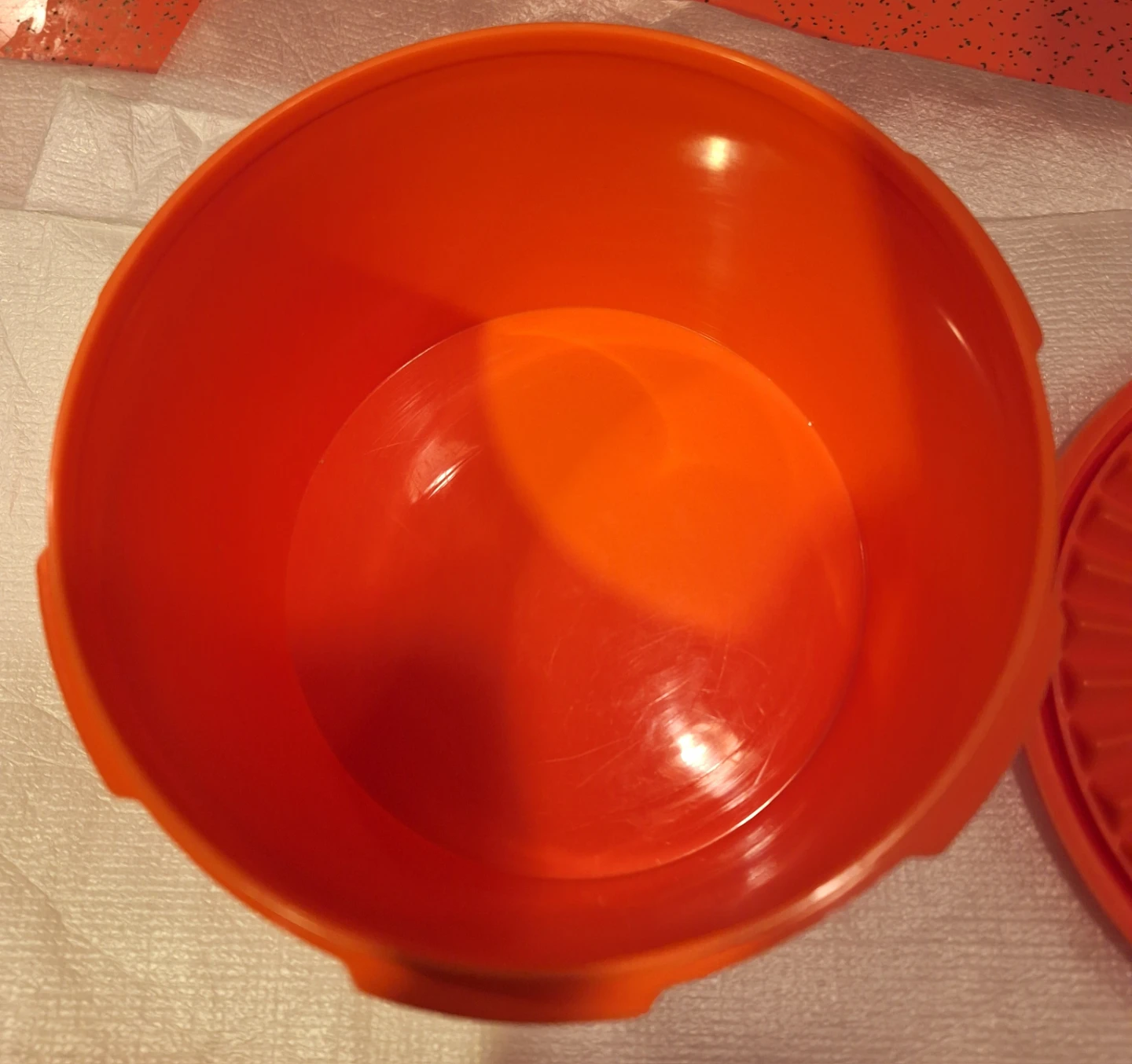 REDUCED Small 5.5" Tupperware Container - photo 3