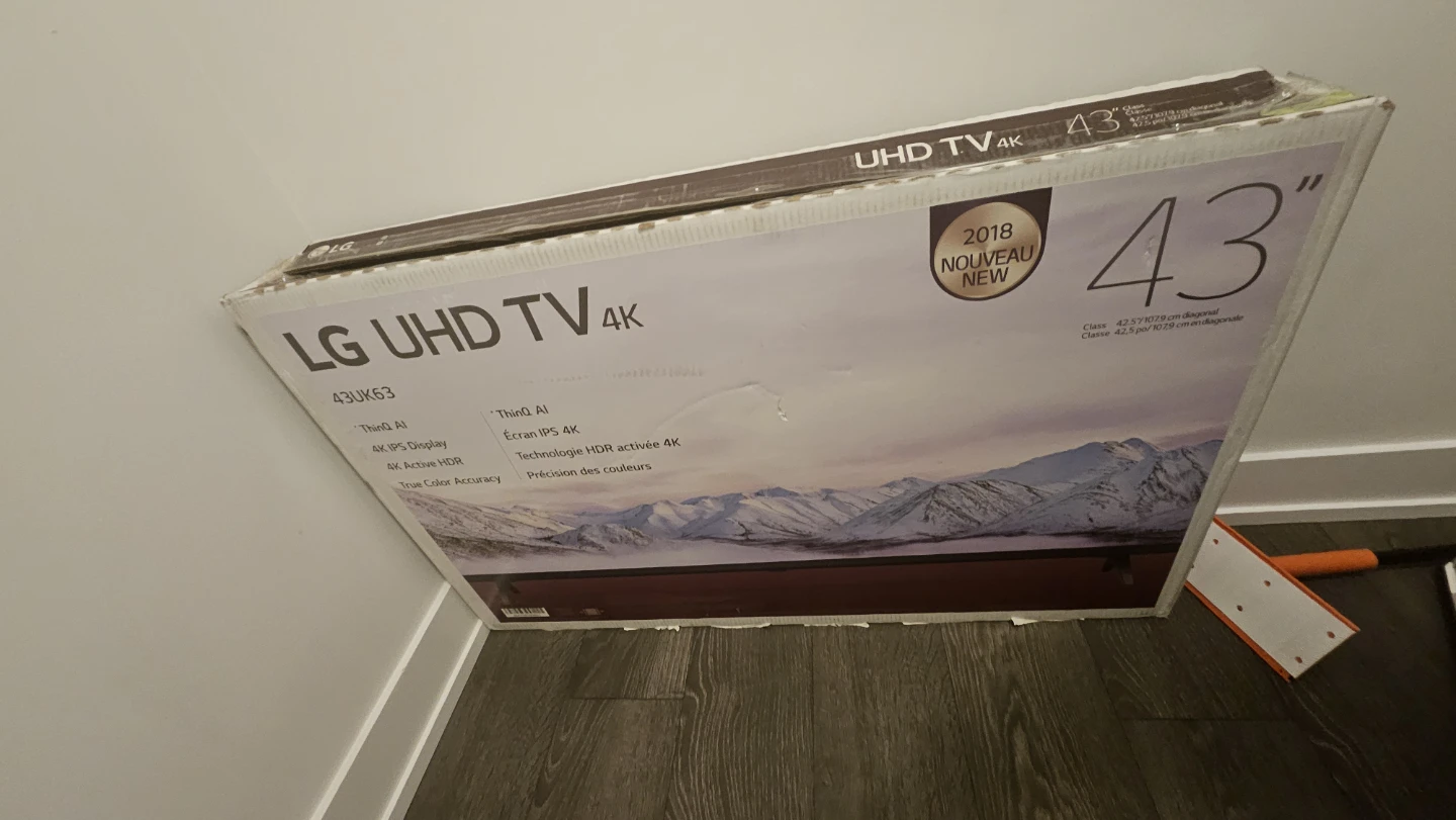 LG 43" UHD 4K TV 43UK6300BUB - photo 2