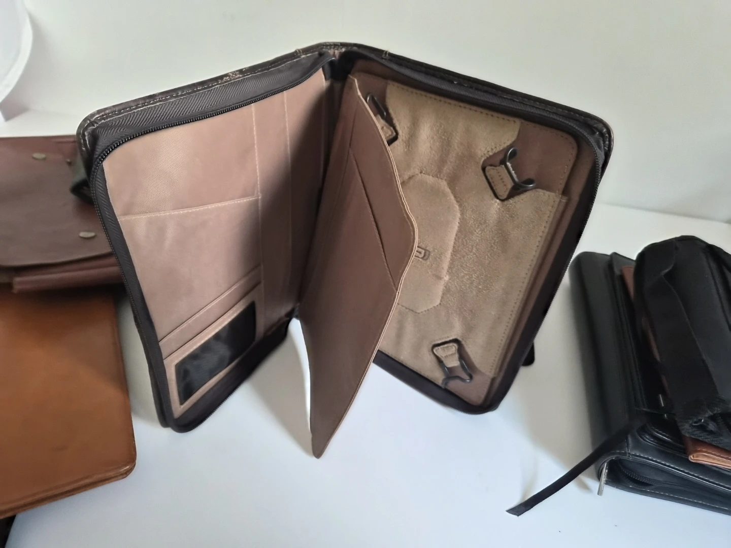 Yes ALL FREE!!! 😛 Assorted Portfolio Binders and Organizers - photo 5
