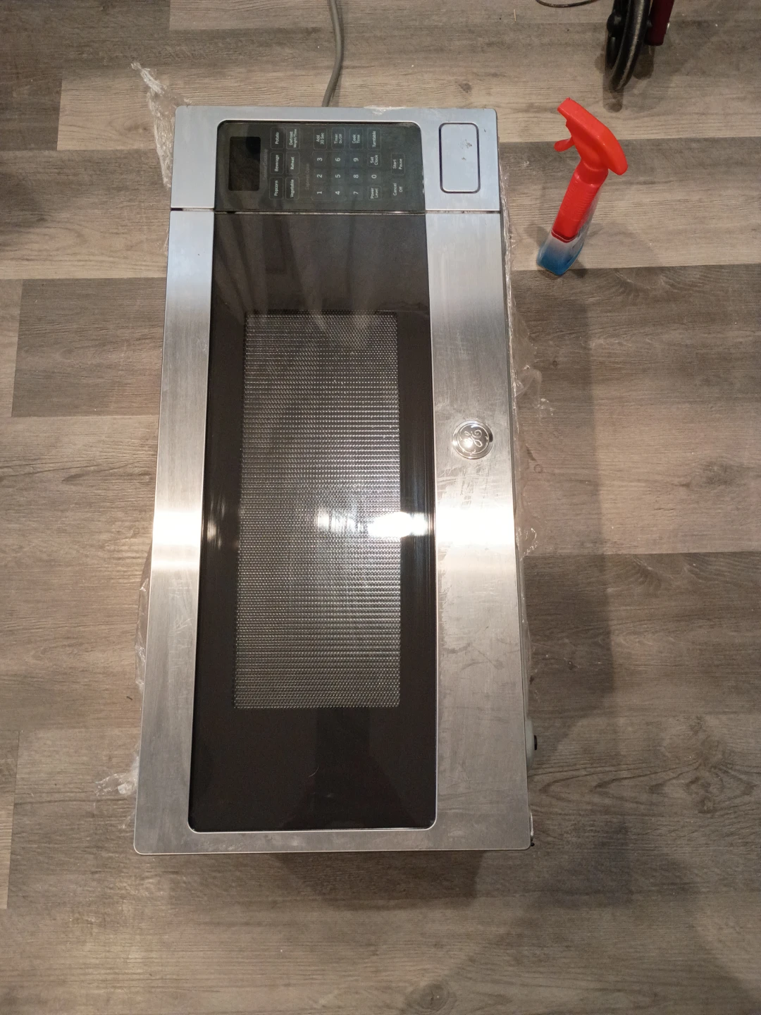 GE Stainless Steel Over-the-Range Microwave - photo 3