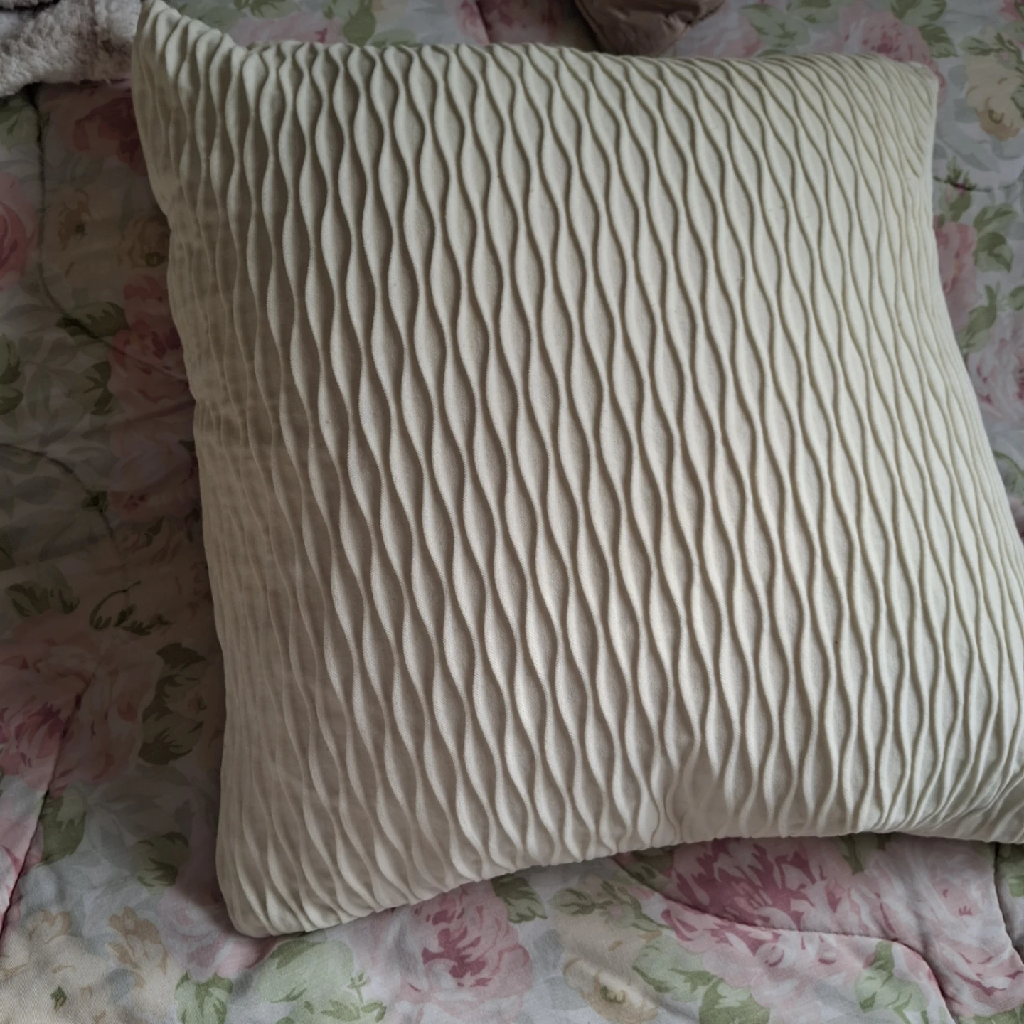 IKEA VÄNDEROT Cushion Cover & pillow 50x50cm Cream