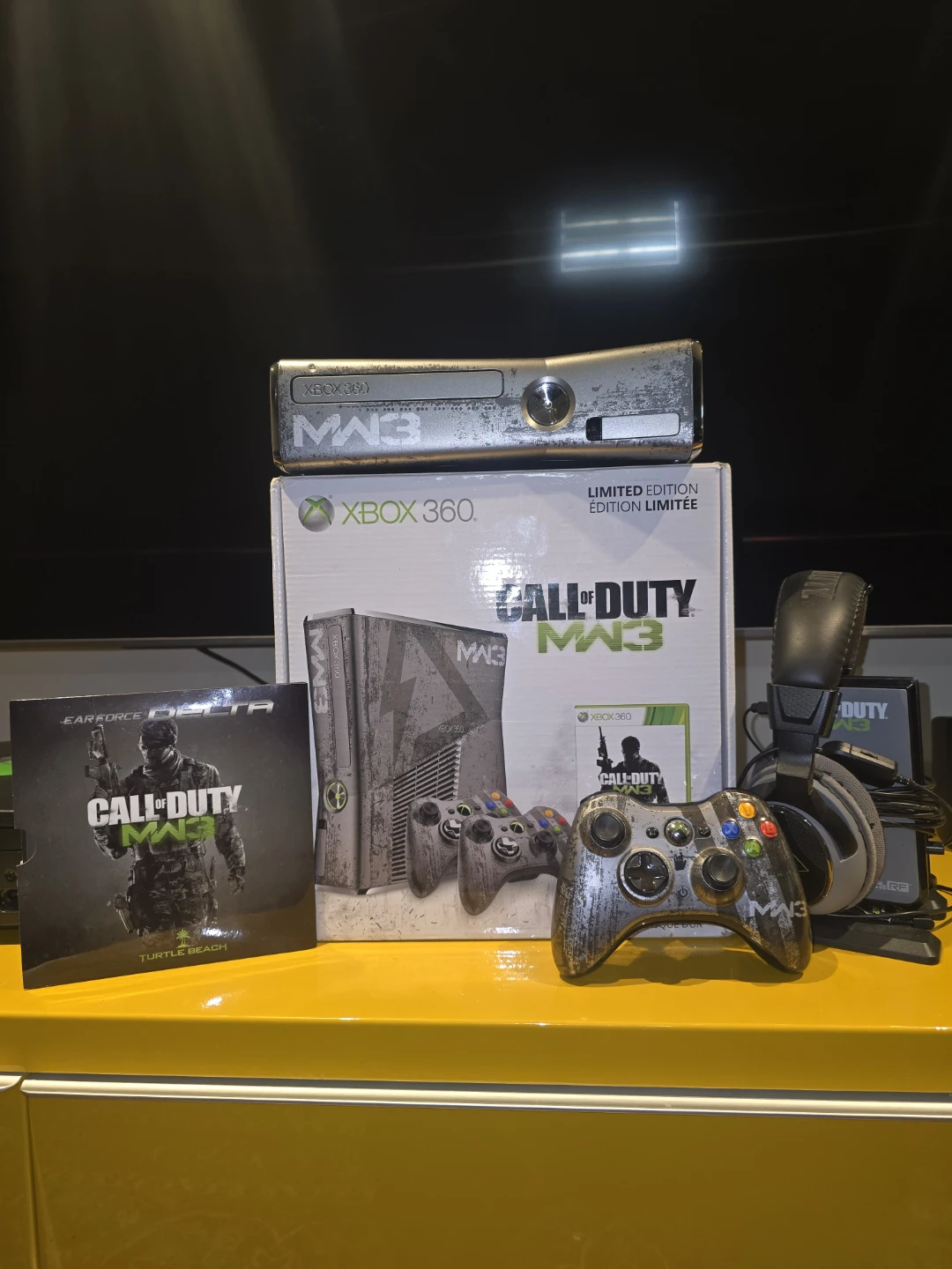 Xbox 360 Limited Edition Call of Duty MW3 Console Bundle