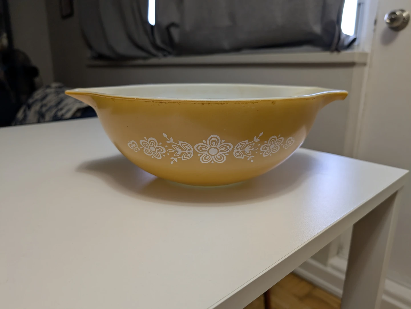 2 Vintage Pyrex Mixing Bowls – Butterfly Gold & Colonial Mist - photo 2