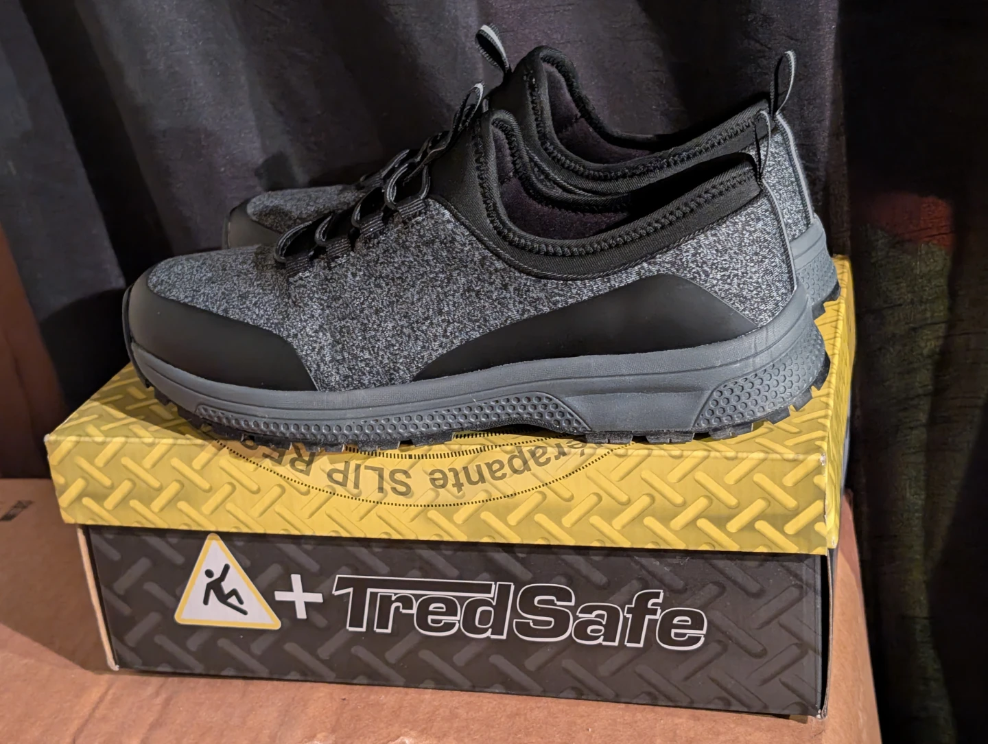 TredSafe Women's Size 9 "Sam" Slip-Resistant Shoes