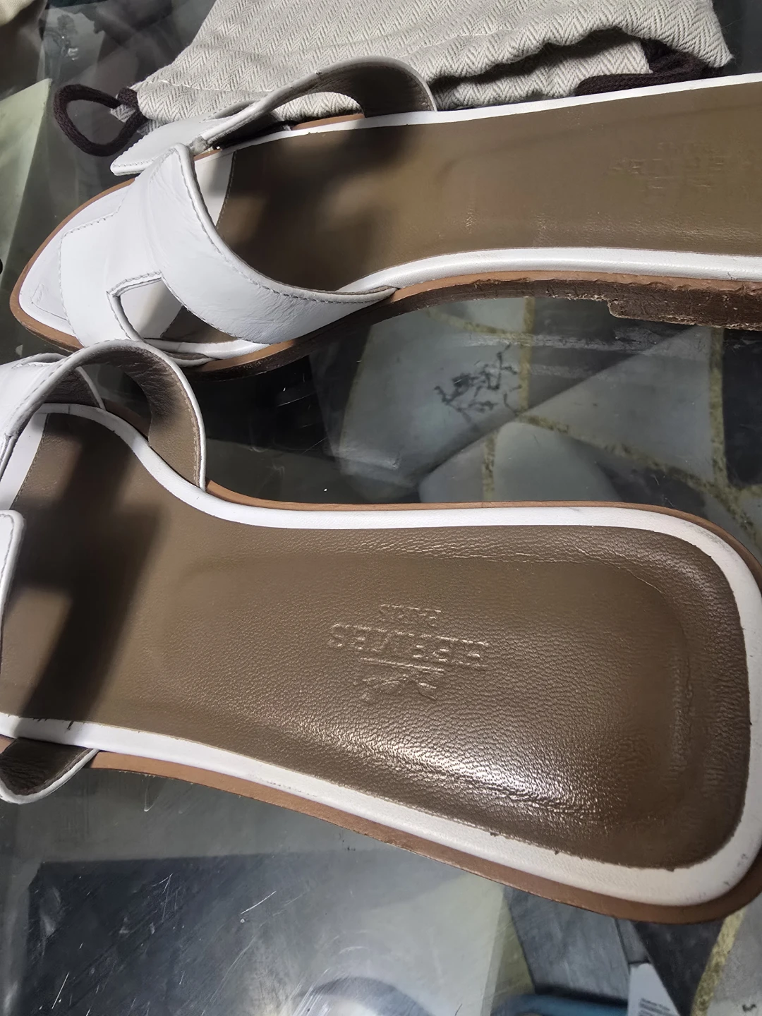Hermès White Leather 'Oran' Sandals Size 38 - photo 5