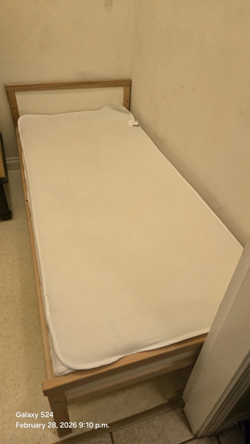 Ikea Sniglar bed frame with mattress