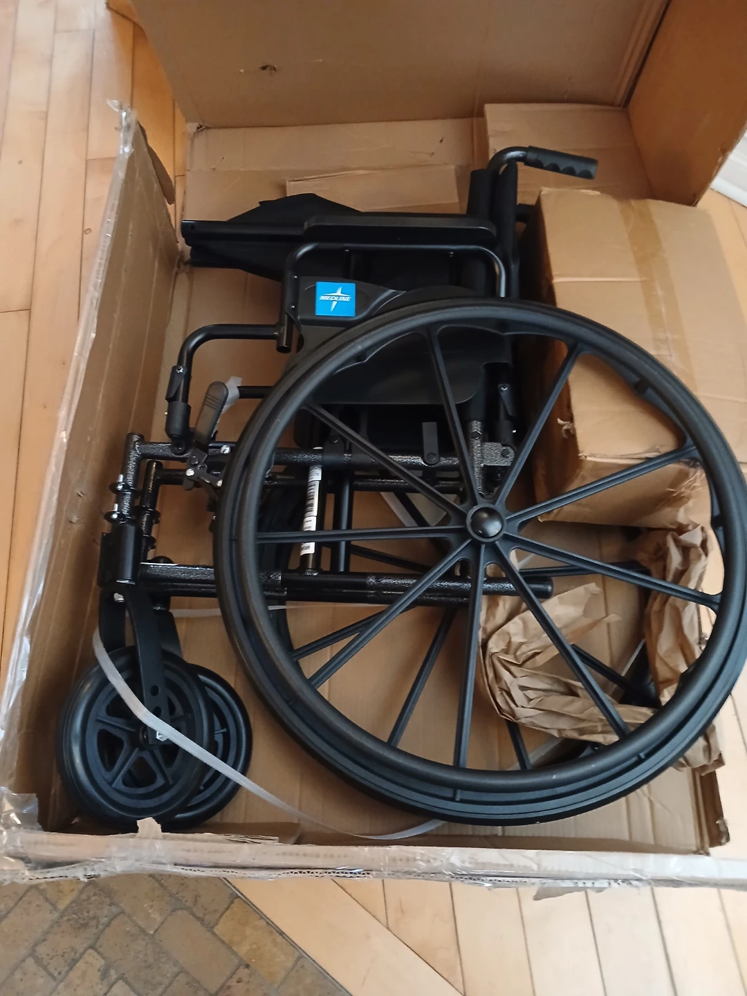 Medline Guardian 20" Lightweight Wheelchair - photo 2