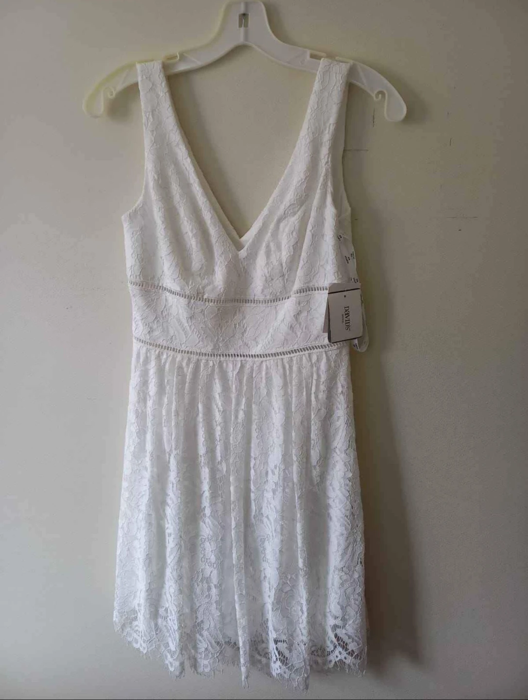 New V-Neck Lace Short Sheath Party Dress | David's Bridal - photo 4