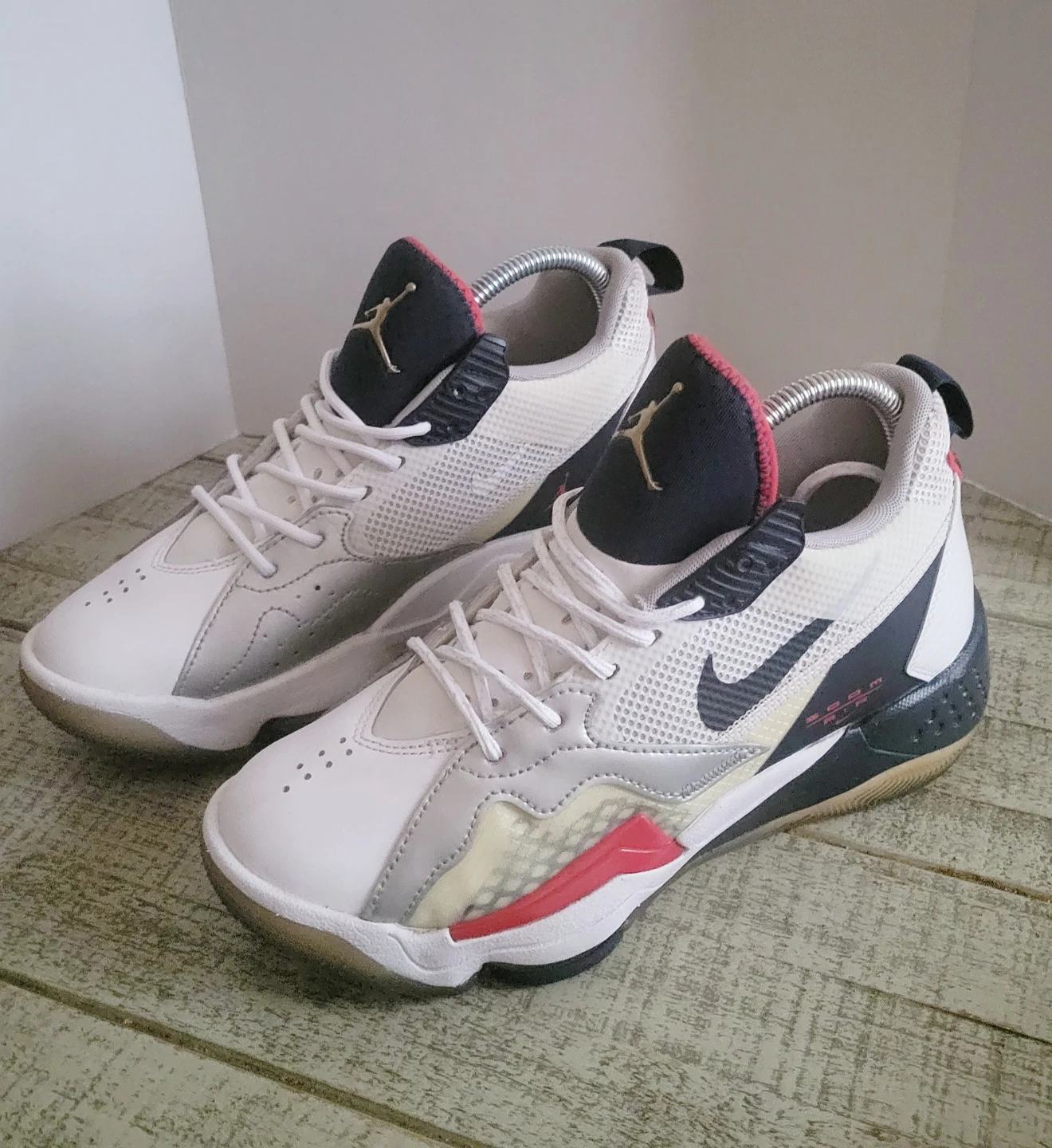 Jordan CN9138-101 Kids Shoes Size 6Y - photo 3
