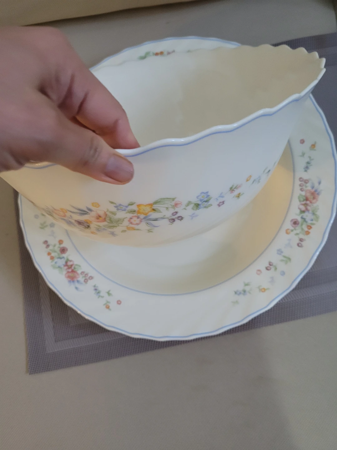 Arcopal France Floral Dinner Plate and Serving Bowl
