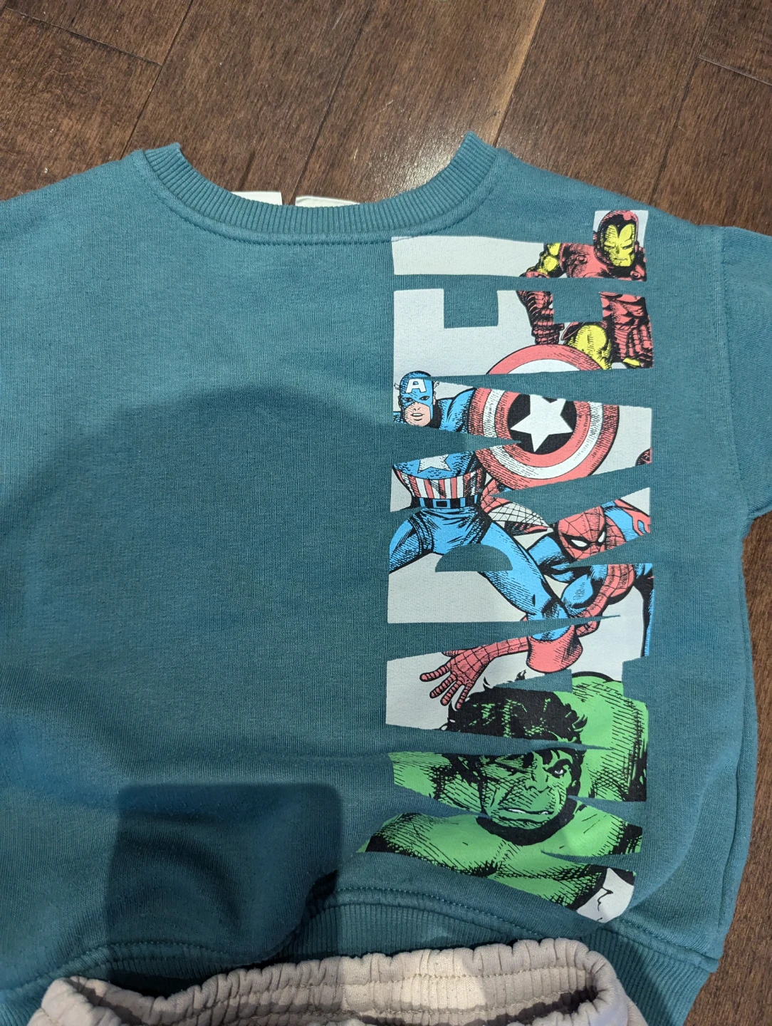 🏆 Zara Marvel Avengers Sweatshirt and Joggers Set