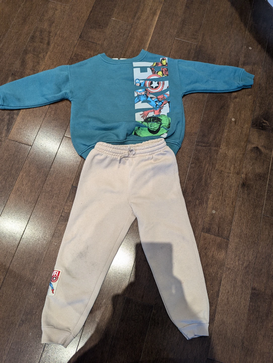 🏆 Zara Marvel Avengers Sweatshirt and Joggers Set - photo 3