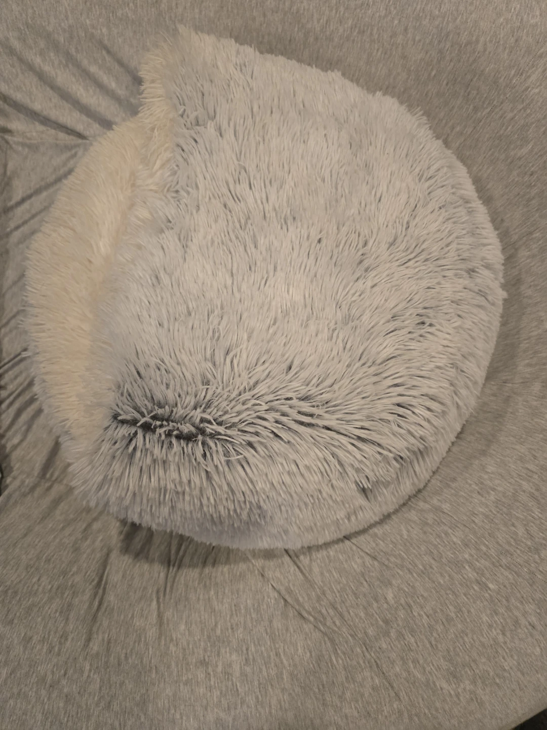 Plush Round Pet Bed like a cave. - photo 2
