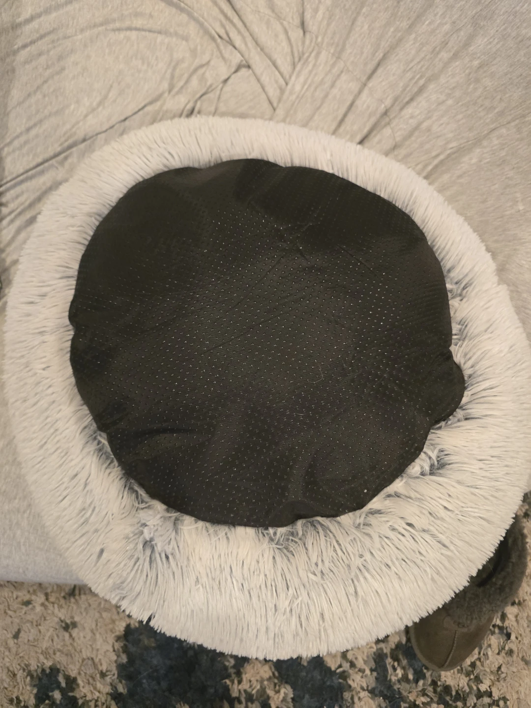 Plush Round Pet Bed like a cave. - photo 3