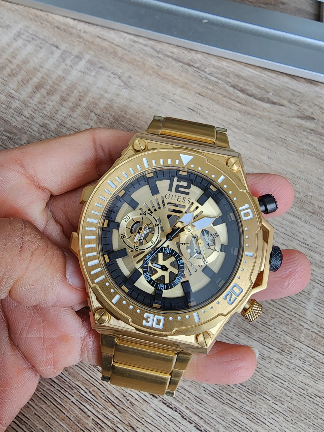 Gold Guess Watch - photo 2