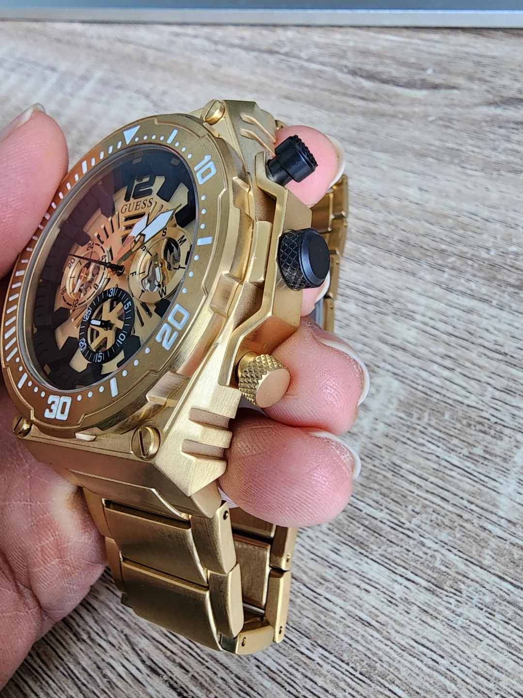 Gold Guess Watch - photo 3