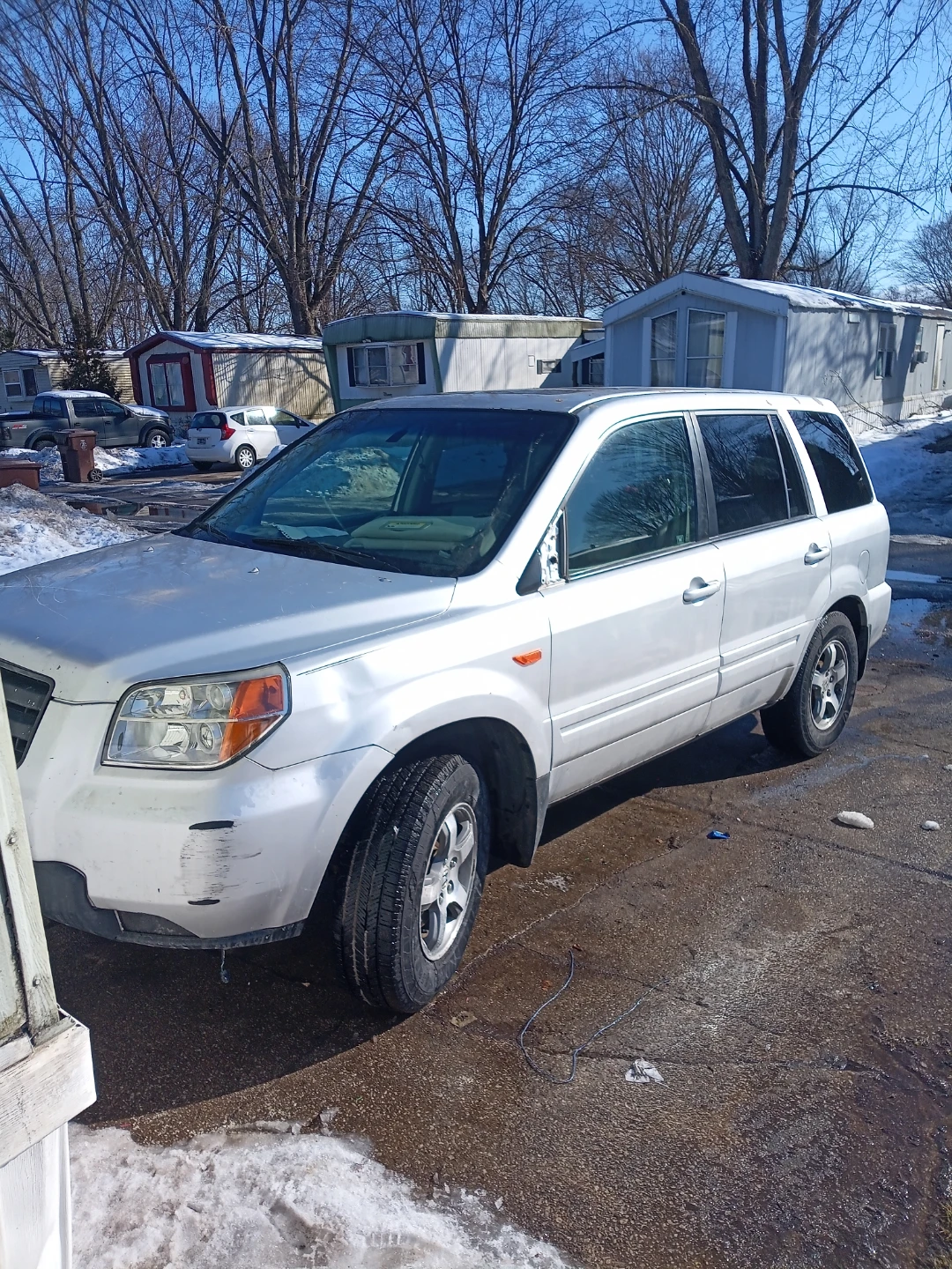 Silver Honda Pilot SUV - photo 3