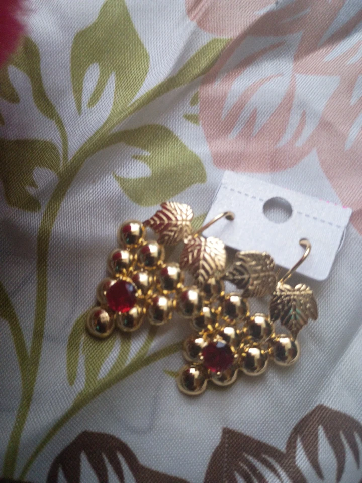 Vintage grape earrings