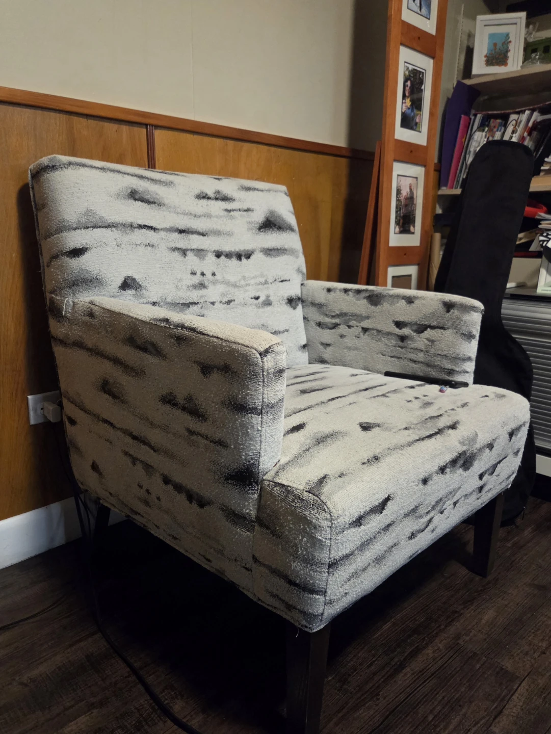 🥕Accent Armchair - Black and White Abstract Print