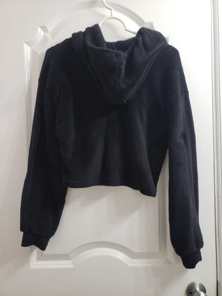 Forever 21 Black Cropped Fuzzy Hoodie for girls.Size L - photo 2