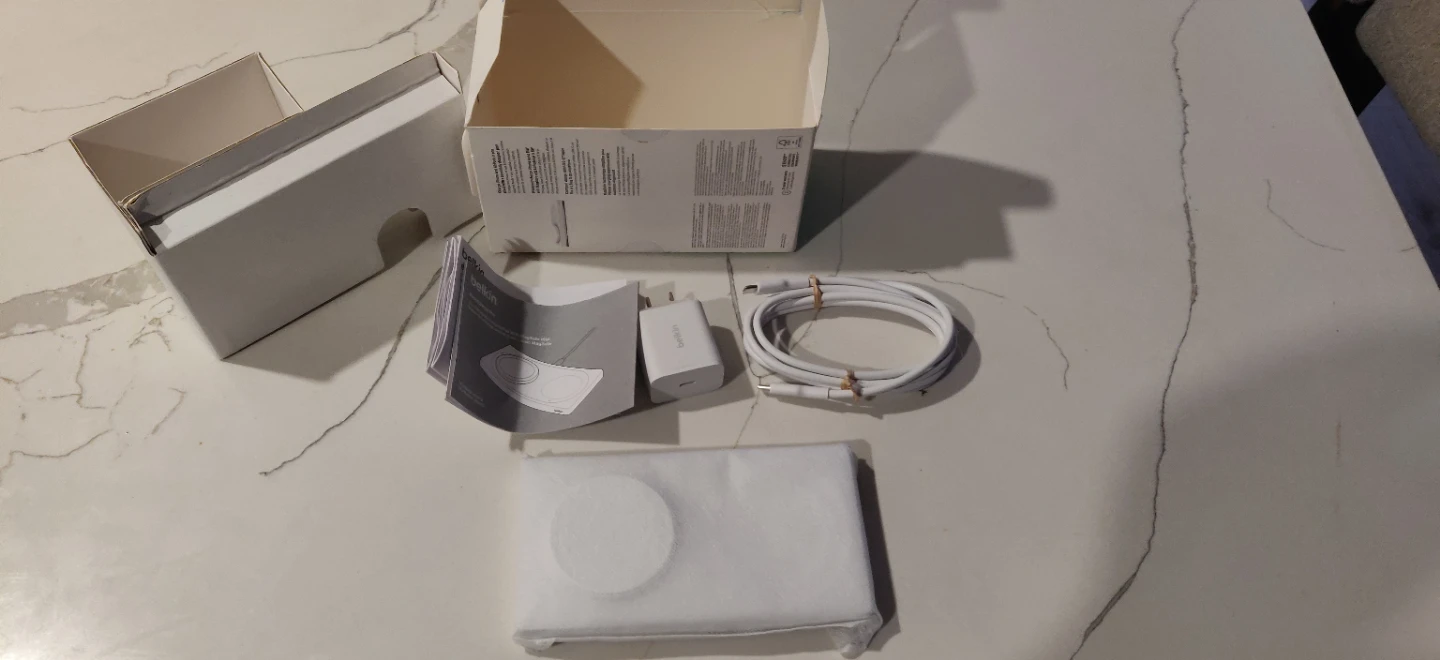 Belkin BoostCharge Pro 2-in-1 Wireless Charging Pad. 15W - photo 3
