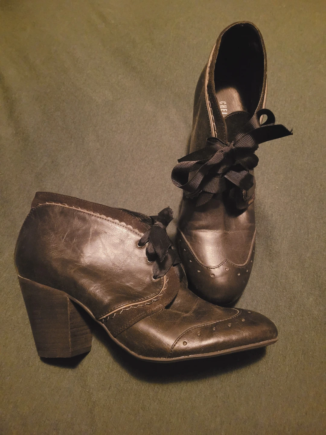 Chelsea Crew Brown Wingtip Ankle Boots with Bows Size 10