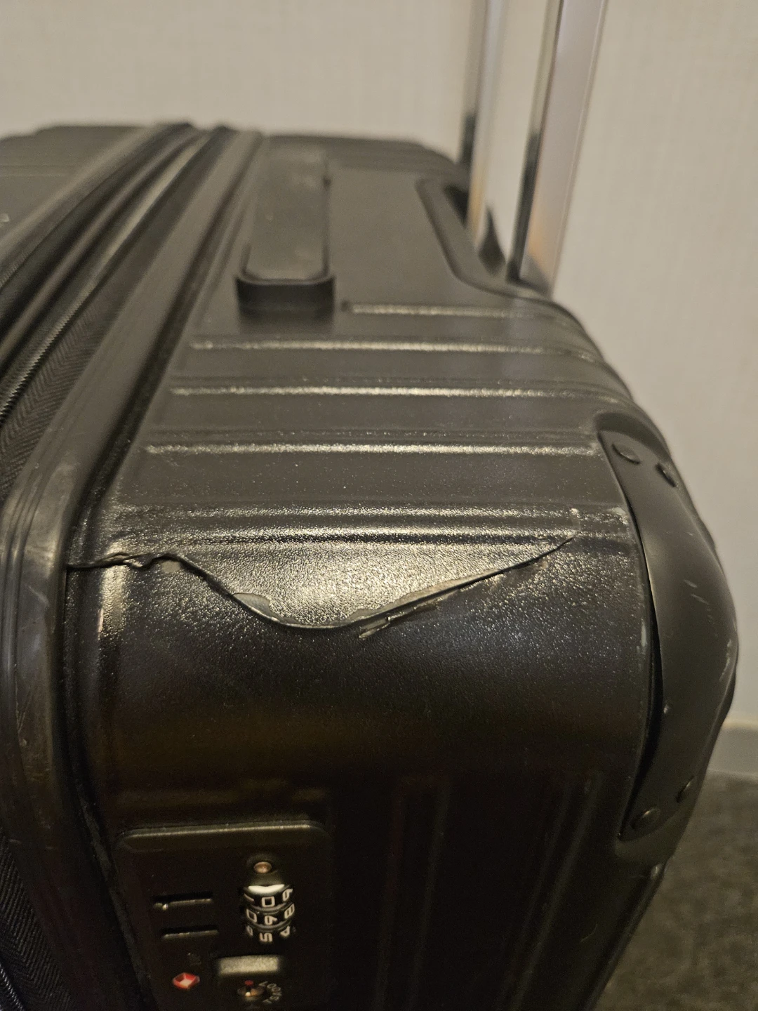ELLE Black Hardside Expandable Spinner Luggage - photo 4