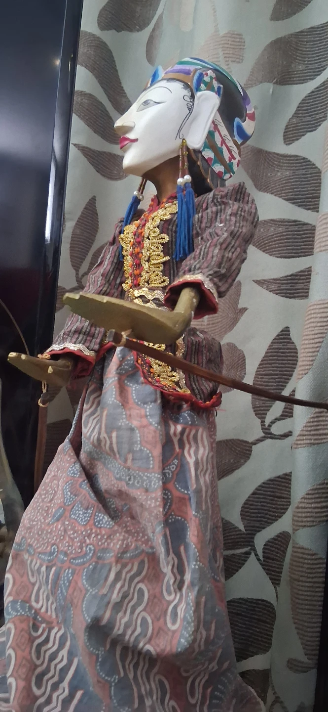 Vintage Indonesian Wayang Golek Rod Puppet – Dewi Anjani - photo 2