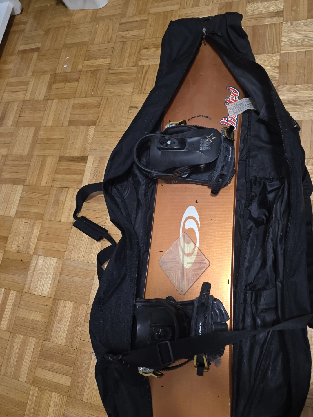 Salomon Snowboard with Bindings and Bag - photo 3