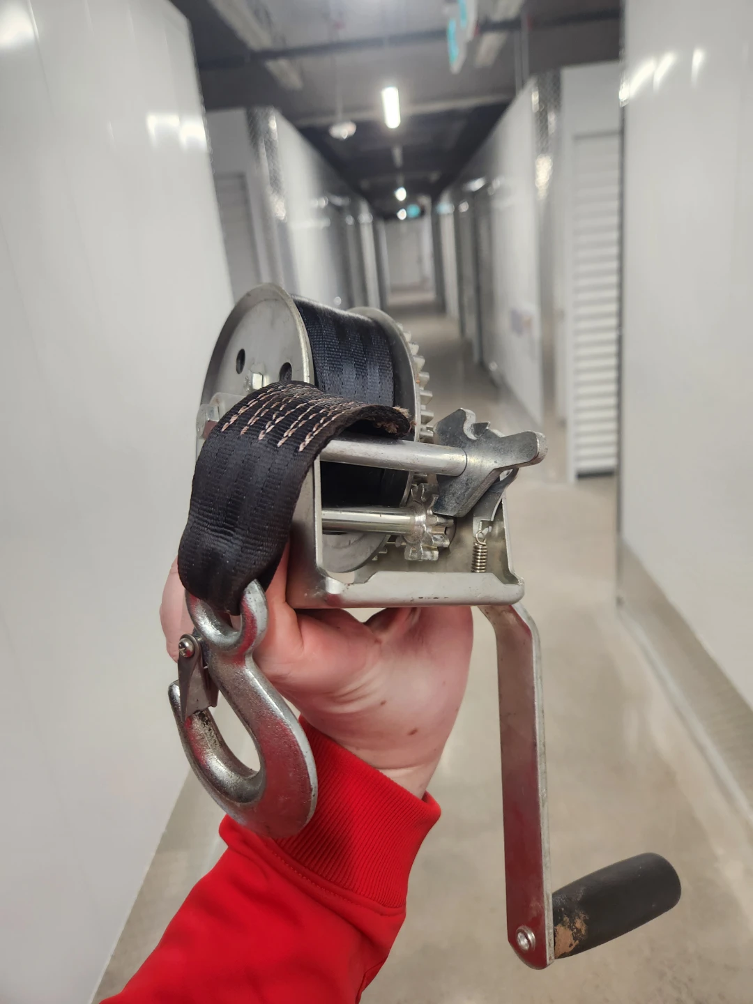 CURT 1,400 lbs Capacity Manual Winch with Hook - photo 3
