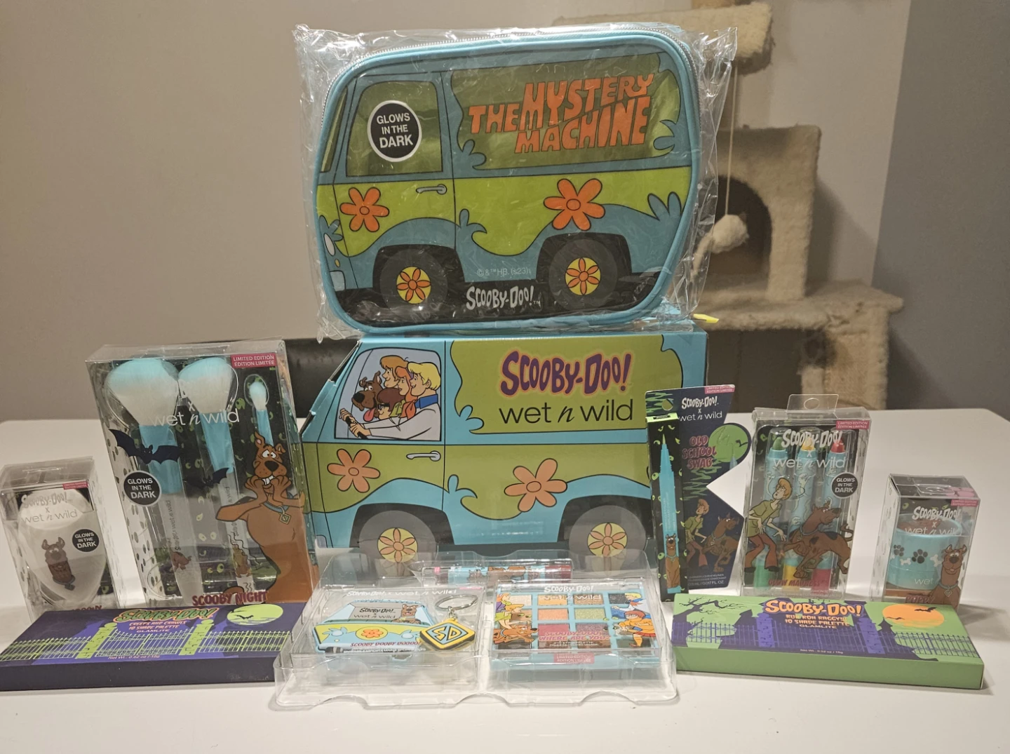 Wet n Wild Scooby-Doo Mystery Machine Makeup Collection