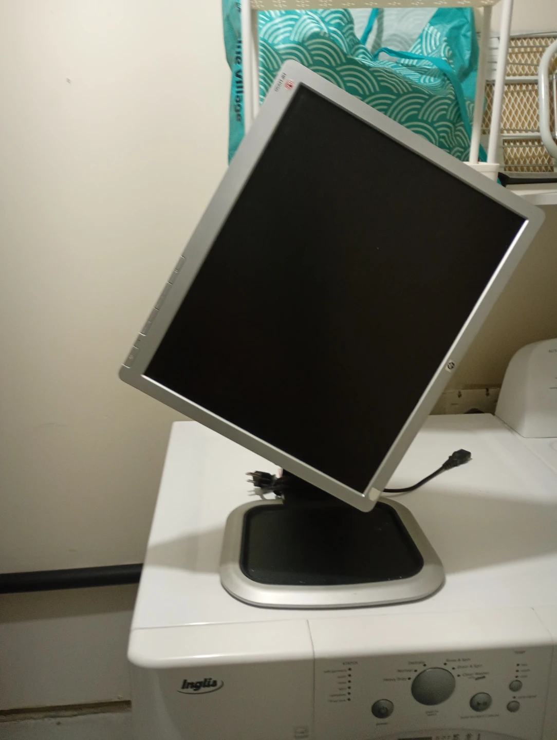 HP LE1901w 19" LCD Monitor - photo 3