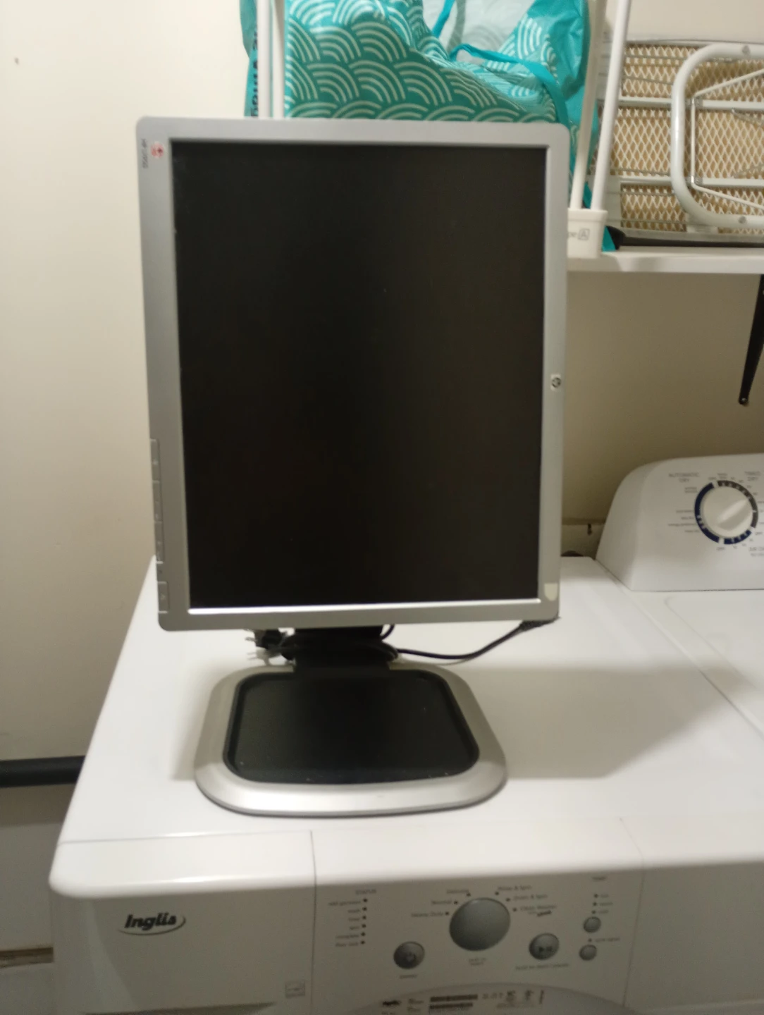 HP LE1901w 19" LCD Monitor - photo 4