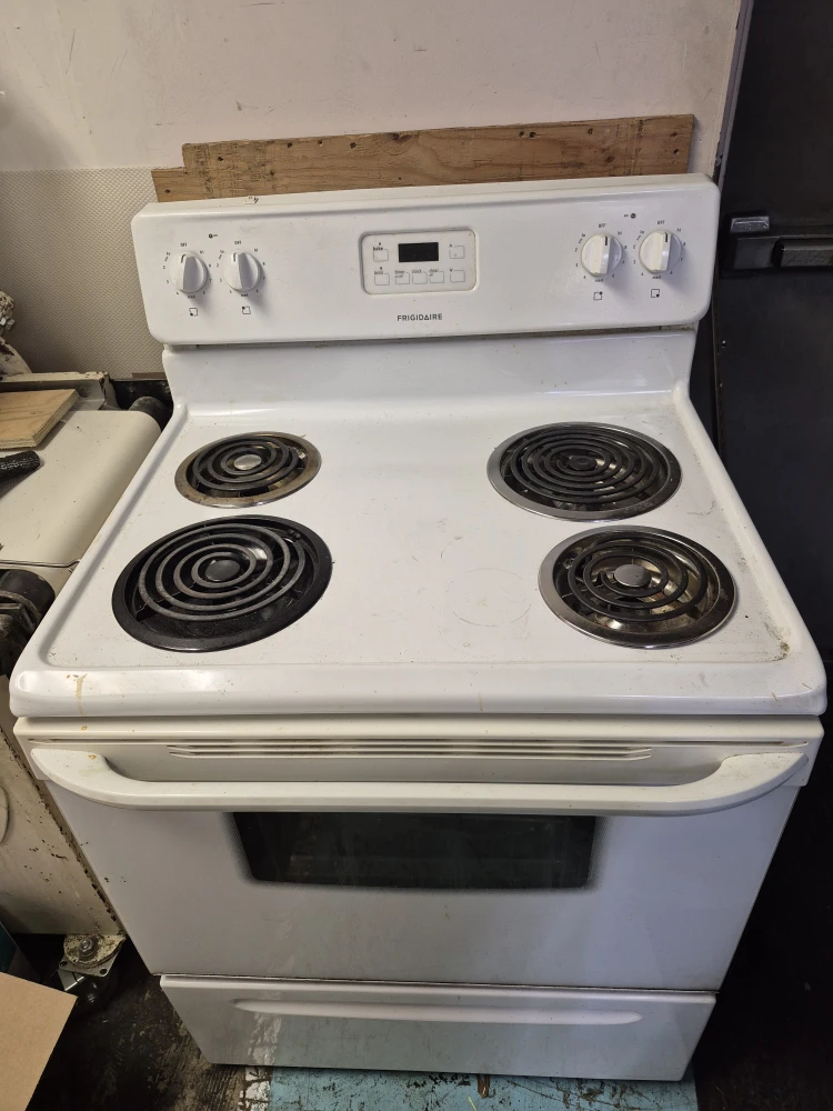 Frigidaire Electric Stove with Oven 🏆