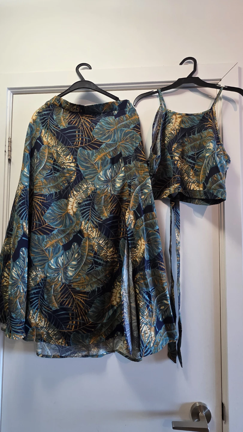 Tropical Print Crop Top and Skirt Set