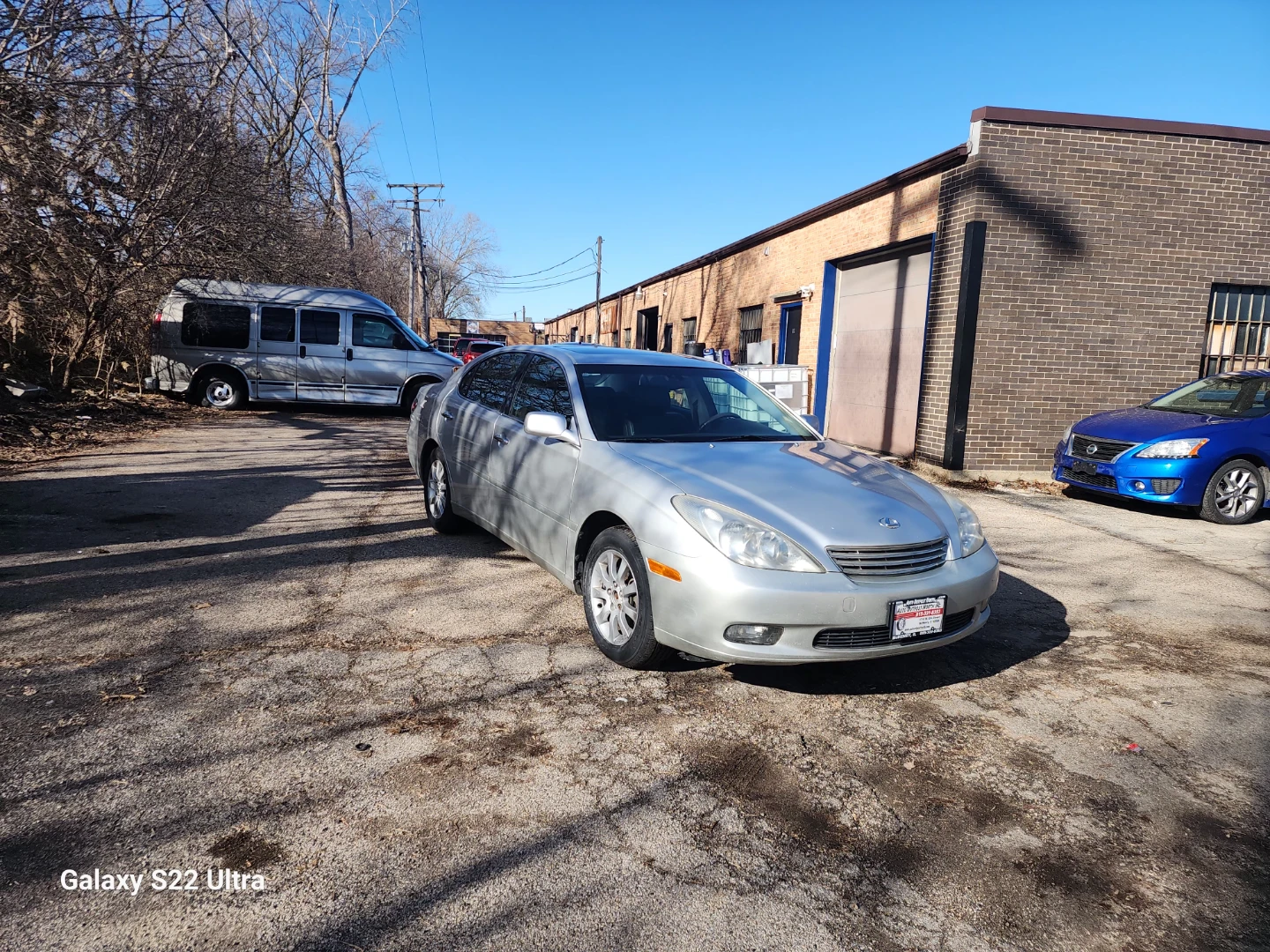 Silver Lexus ES 330 Sedan