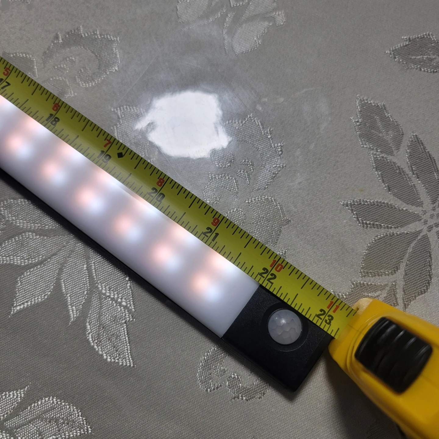 23"1/5 LED Motion Sensor Light Bar - photo 2