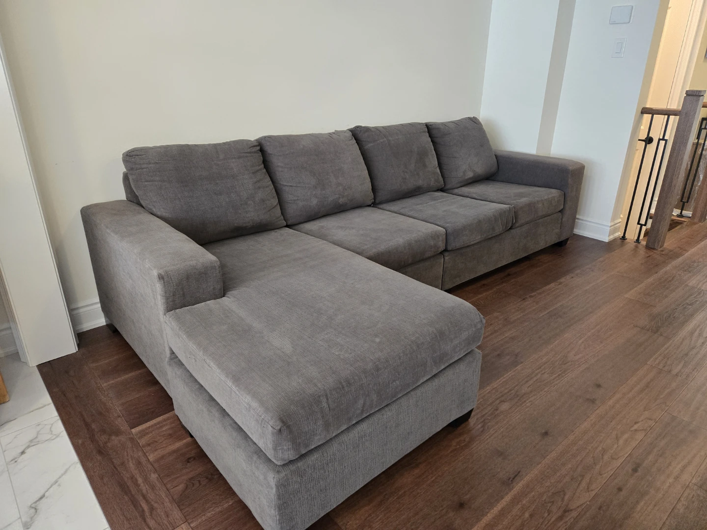 Grey Sectional Sofa with Chaise