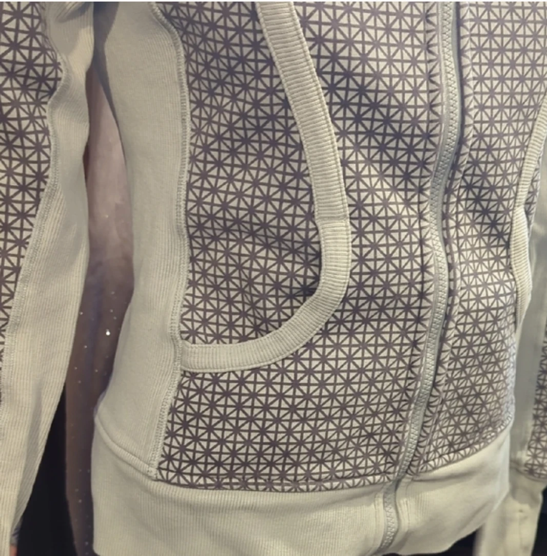 Lululemon Athletic Hoodie - photo 2