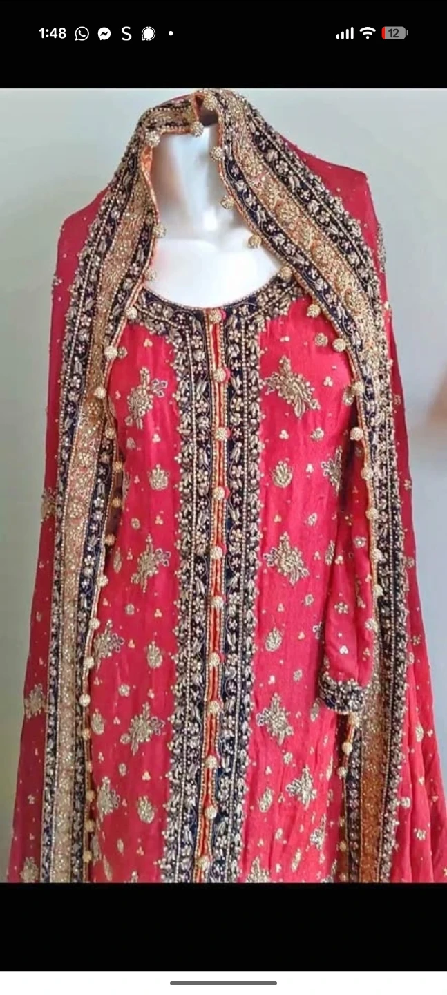 Beautiful pakistani Indian Bridal lehenga - worn once - photo 2