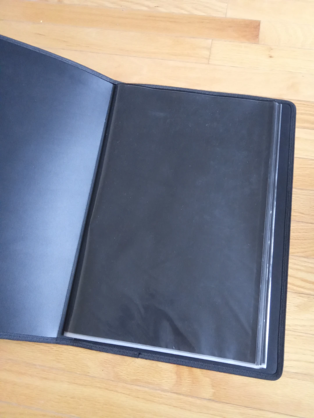 NEW Black Portfolio Folder with Sleeves 12"x17" - photo 2