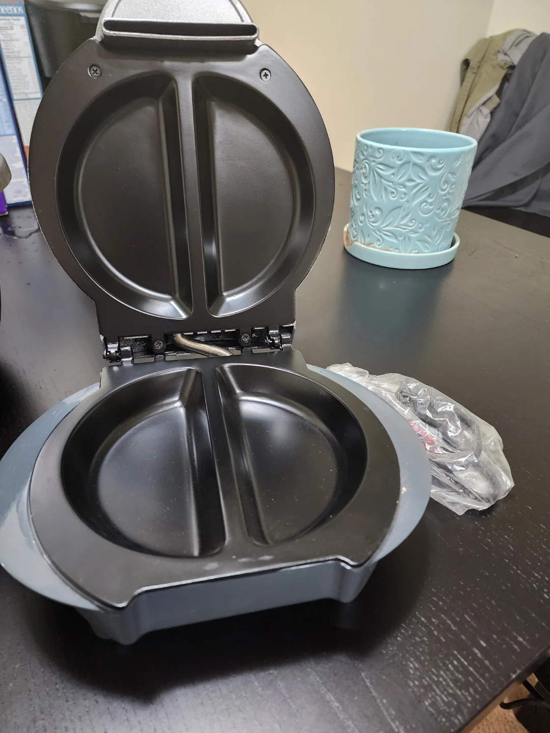 GT Xpress 101 Indoor Non-Stick Electric Grill - photo 2