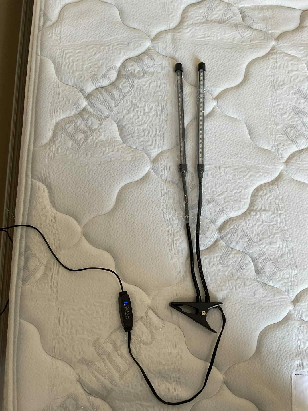 Clip-on Grow Light with 2 Heads 🧡 - photo 2