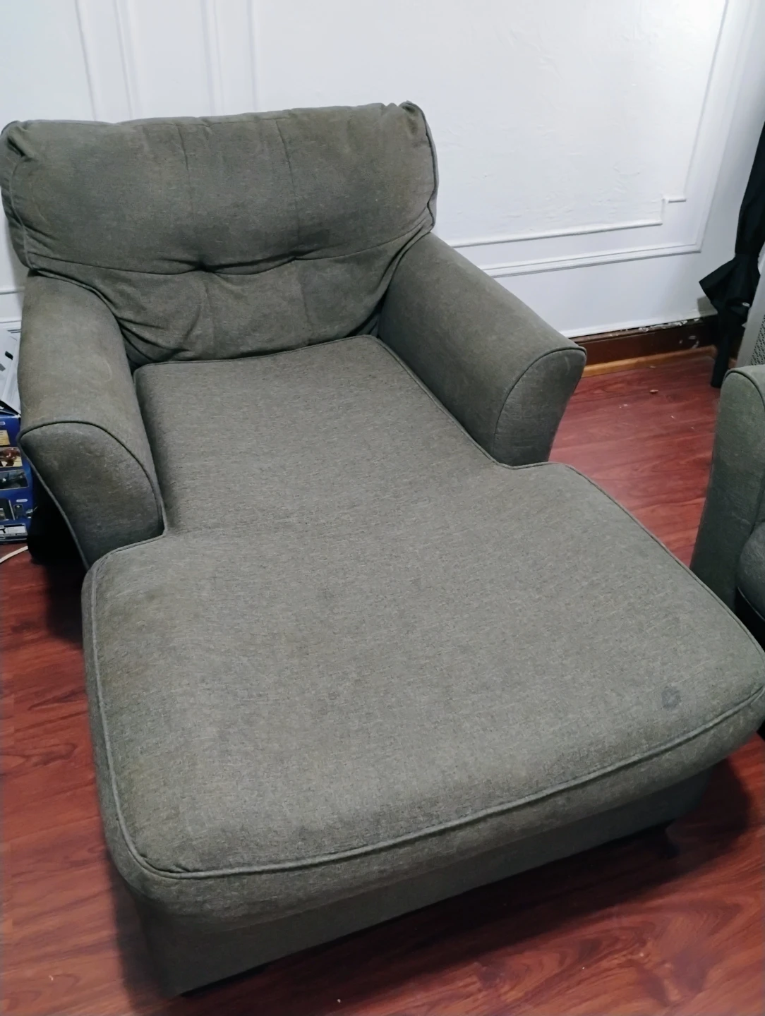 Gray Chaise Lounge🏆"